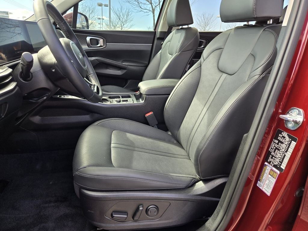 2025 Kia Sorento — rear three-quarter view