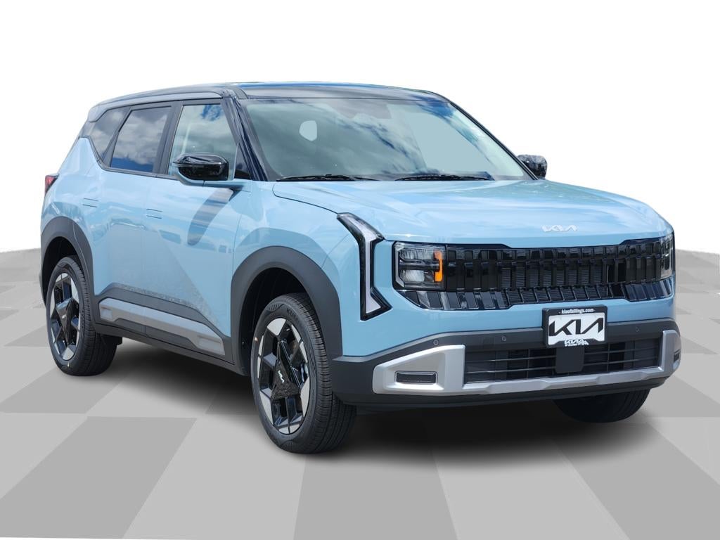 2027 Kia Seltos S in Frost Blue/Black Roof — front three-quarter view